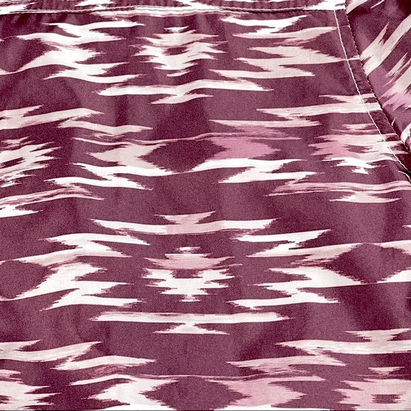 Empyre from Zumiez size large maroon & white Aztec design wind jacket with hood - Picture 6 of 10